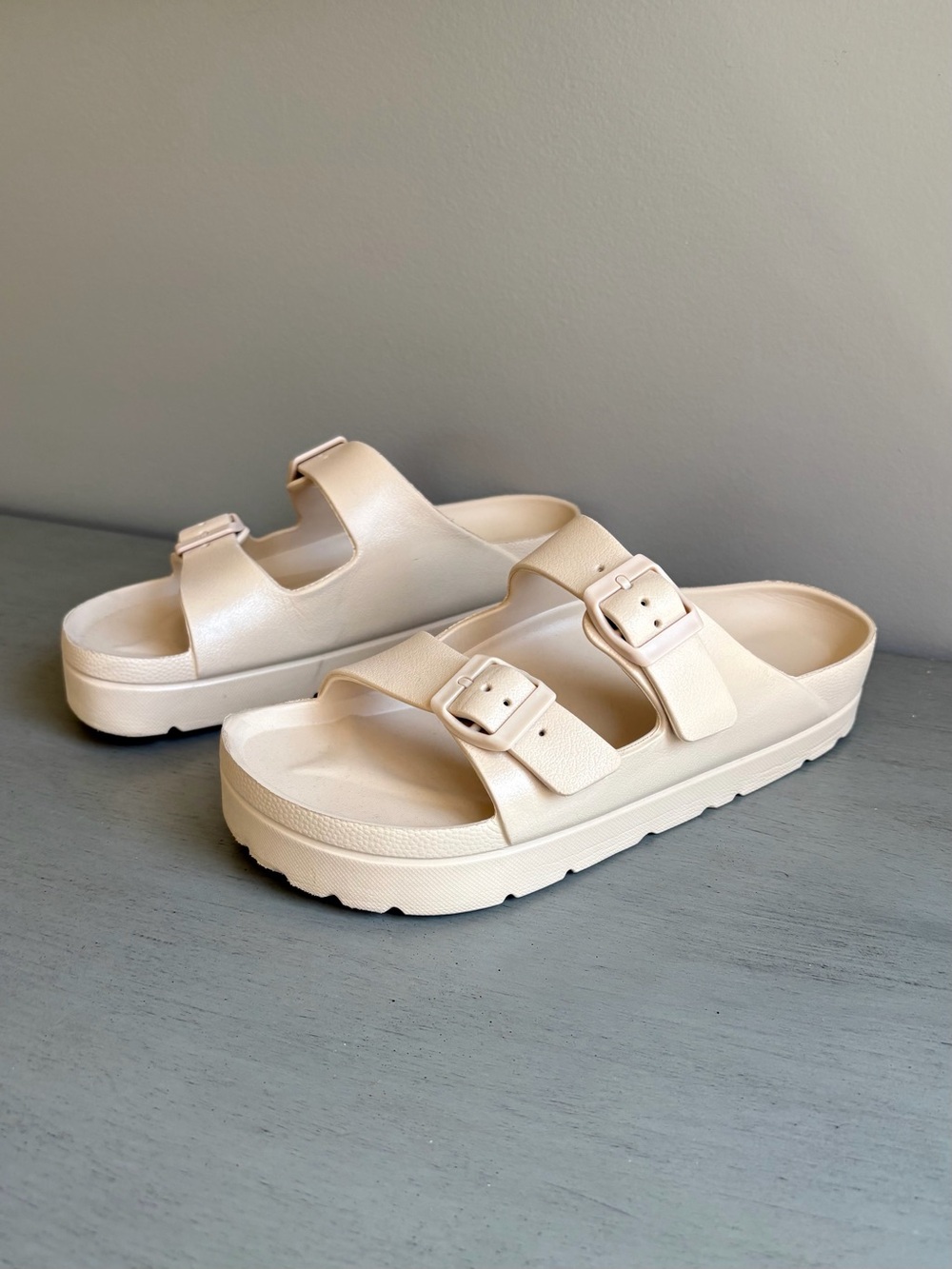 Women Cream Arch Support Comfort Two-Strap Buckle Chunky Platform Sandals Size 8 - Picture 3 of 13
